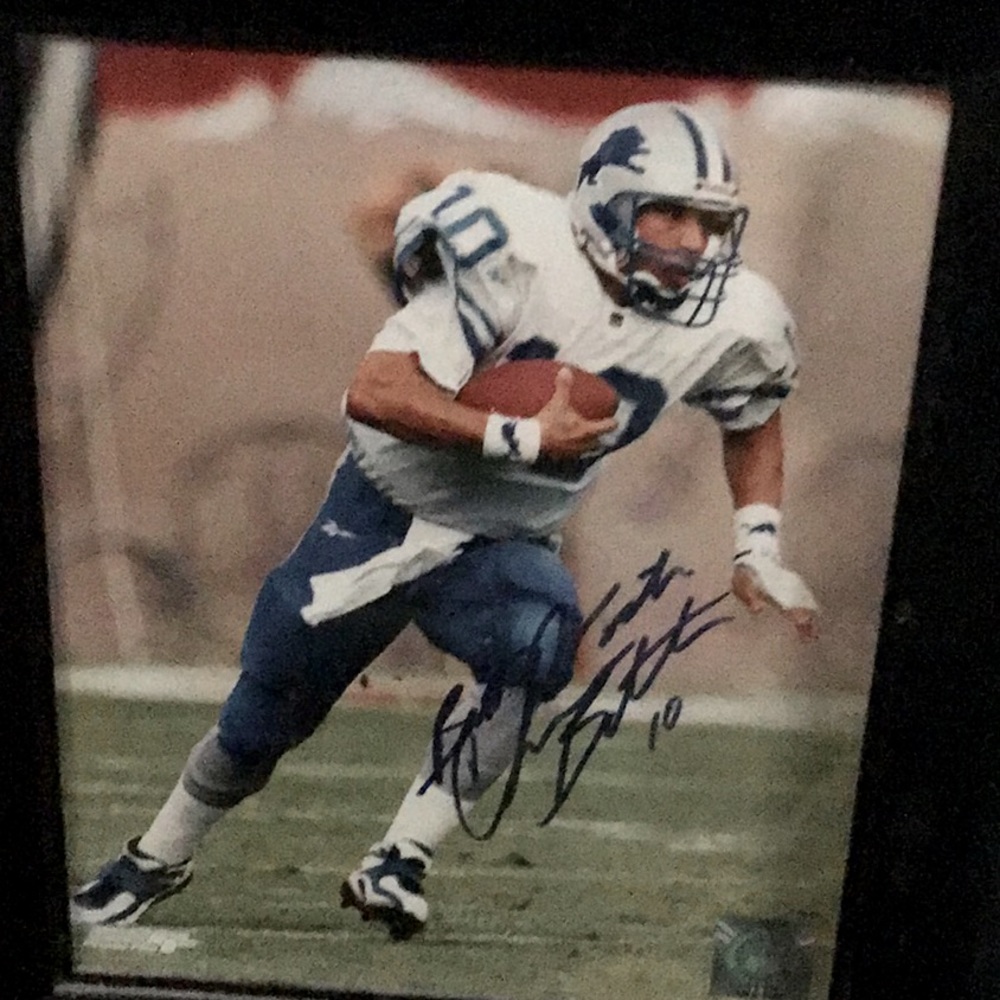 SIGNED BY REAL LIONS PLAYER LIONS PIC